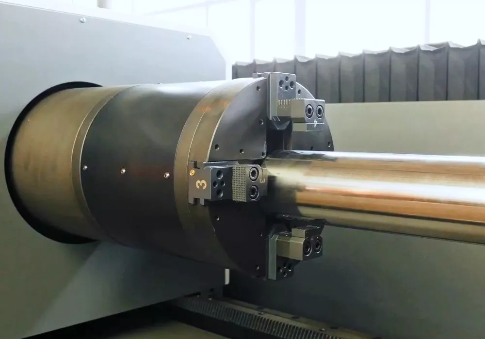 FL-L2060FR-1000-D220-IPG Лазерный станок для резки листового металла и труб